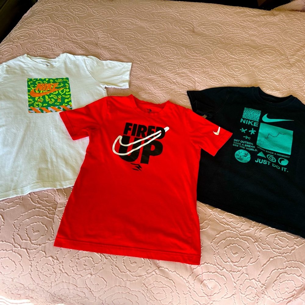 Nike Kids Graphic T-Shirts ( 3 total) size: L